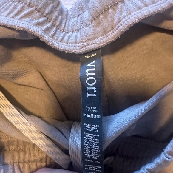 Vuori Boyfriend Joggers in Taupe - Picture 4 of 5